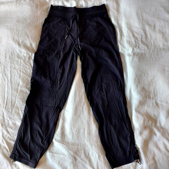 Lululemon Dance Studio Cropped pants Black Size 4 - Picture 2 of 6